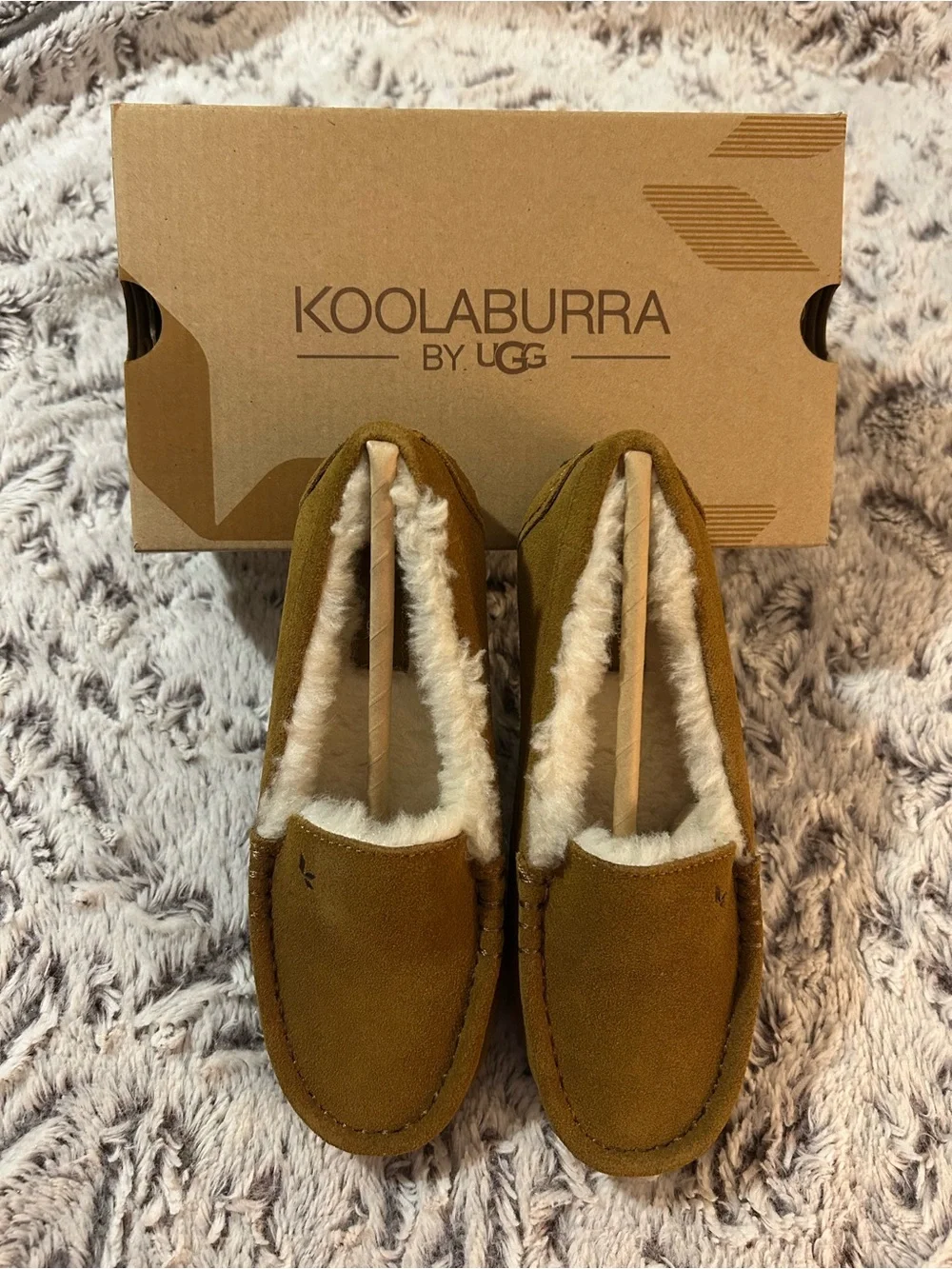 Koolaburra Kids Moccasins in Chestnut Brown with Cream Shearling